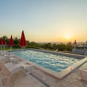 Rogocana 3* Labin (Istria)
