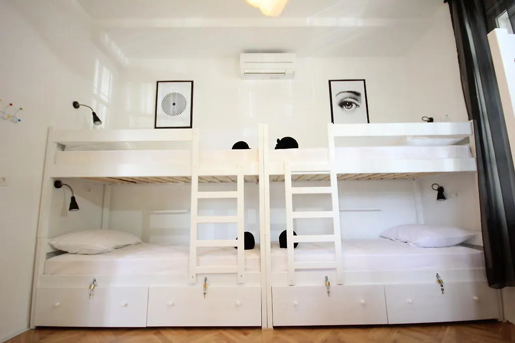The Hostel 자다르